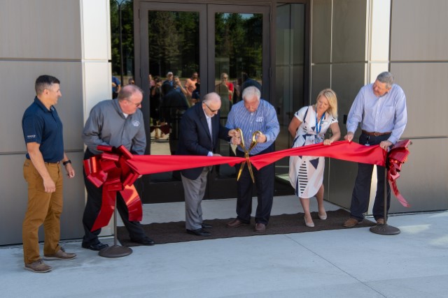 7/16/22 EAA Education Center Opens – Hometown Broadcasting